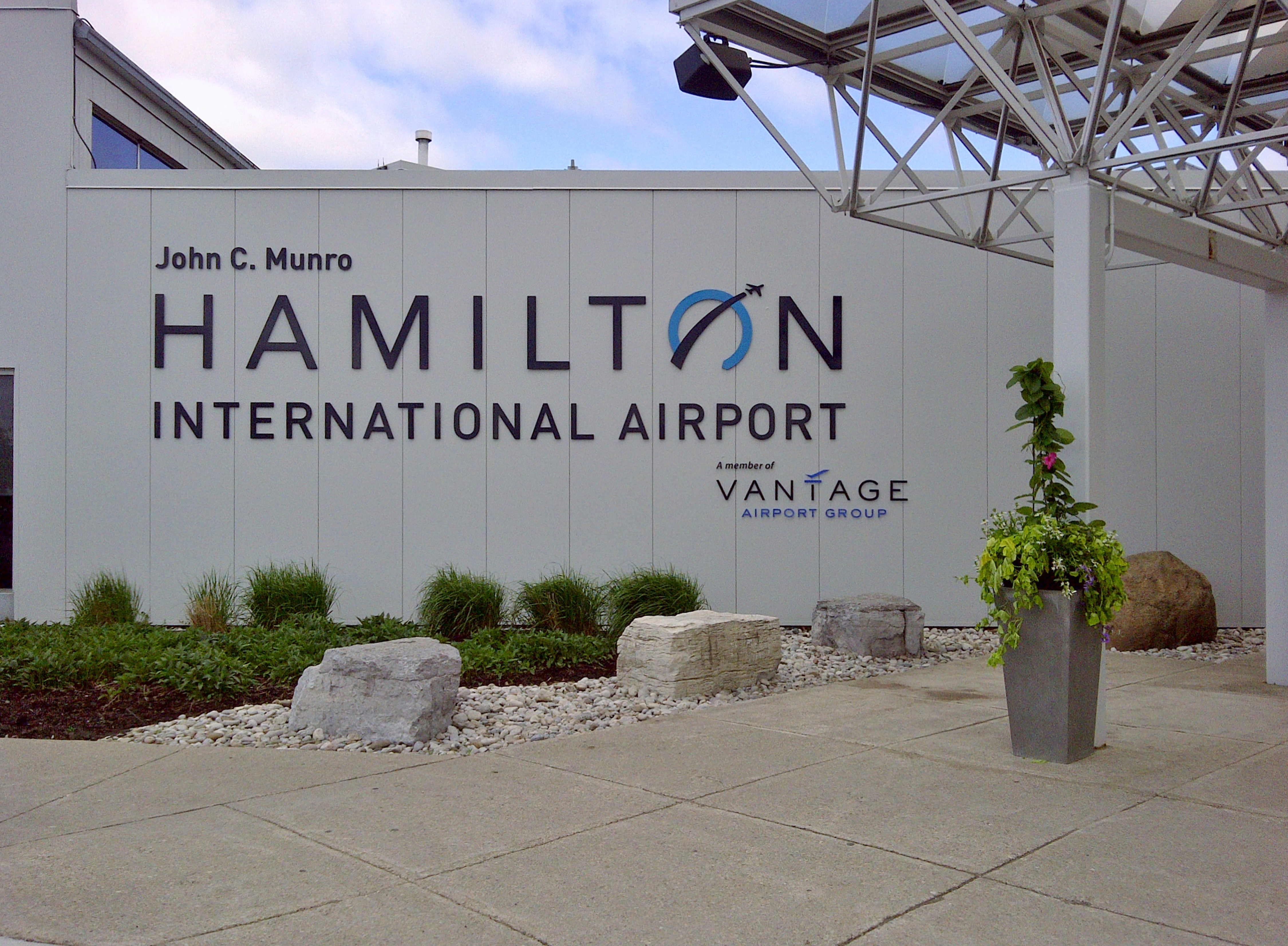 hamilton international airport